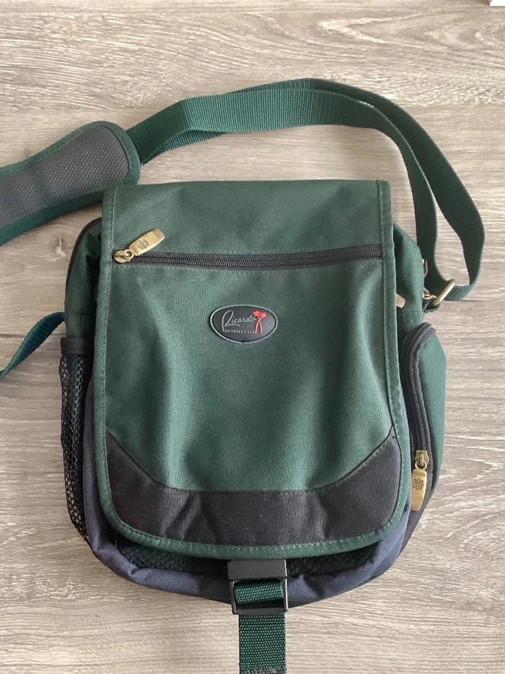 Ricardo Beverly Hills Men’s travel bag cross body carry on Green Buckle Pockets